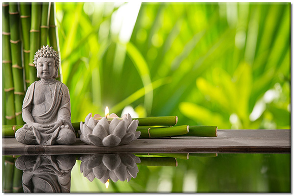 Tablou: Buddha în meditație cu bambus și lumânare