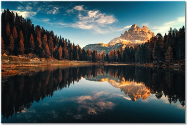 Tablou: Muntii Dolomiti reflecatati in lacul Antorno